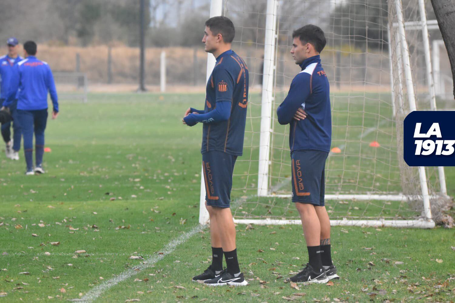 Nahuel Tenaglia y Augusto Schott se entrenaron este lunes en Talleres. (@la1913com).