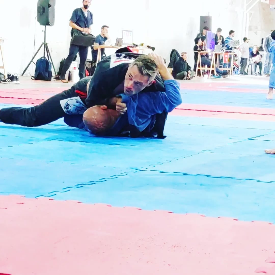 Cristian Gómez, sin su brazo izquierdo luchando en jiujitsu