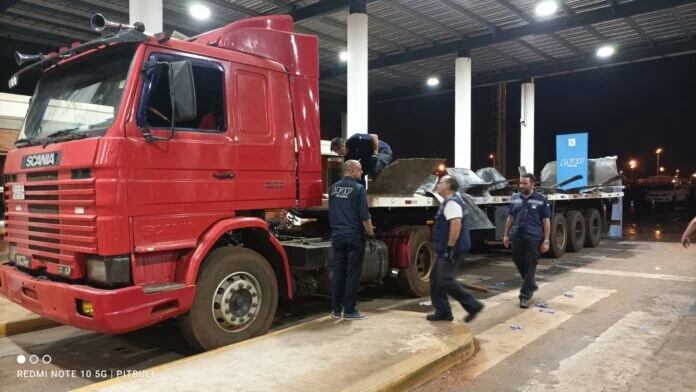 Detienen camión con marihuana sobre el puente San Roque González de Santa Cruz.