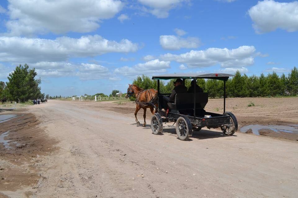 Más de 1600 personas viven en estos campos.