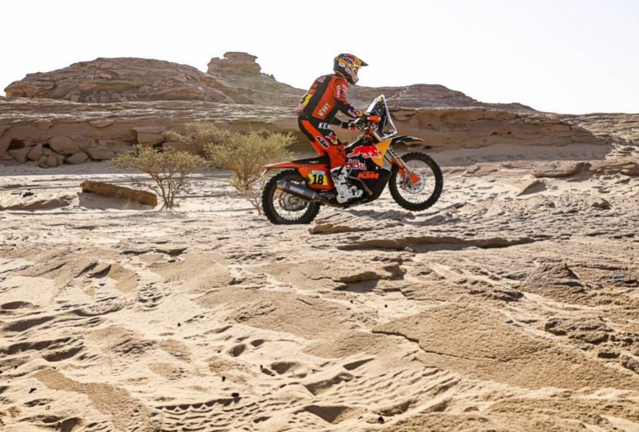 Toby Price, puntero del Mundial de Rally-Raid (W2RC) en Motos, con KTM.