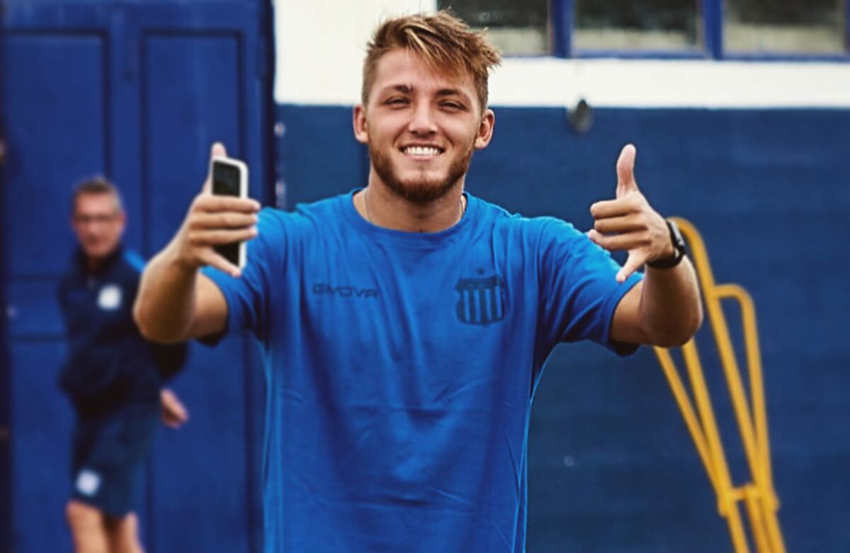 El testazo de Mateo Retegui para empatar el partido frente a Racing