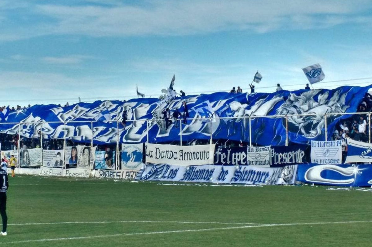 La hinchada de Newbery atenta a los resultados para conocer el  rival.