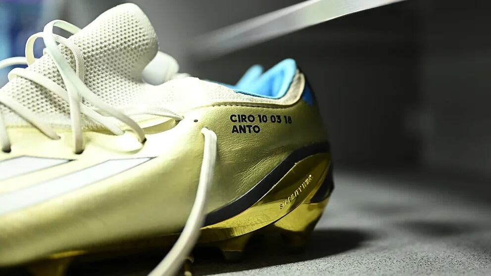 El detalle en los botines de Lionel Messi. Foto: @Argentina