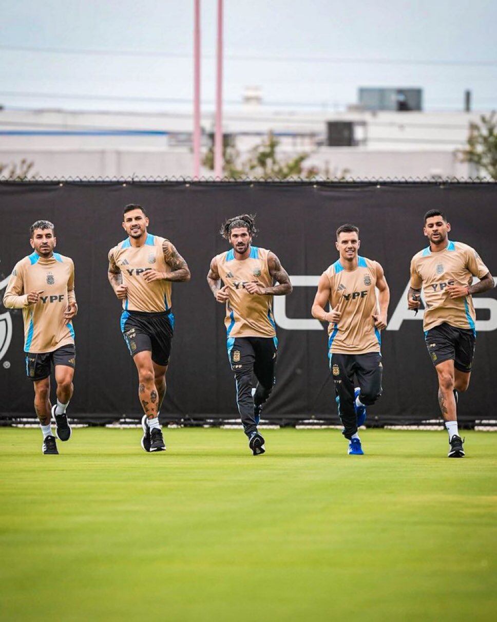 Los campeones del mundo entrenando en Miami.