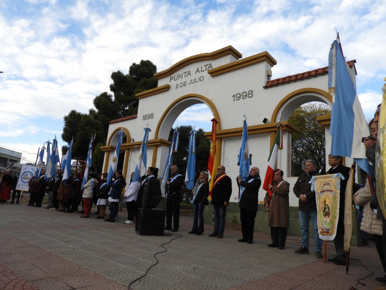 Se realizó el acto principal por el 25 de mayo.