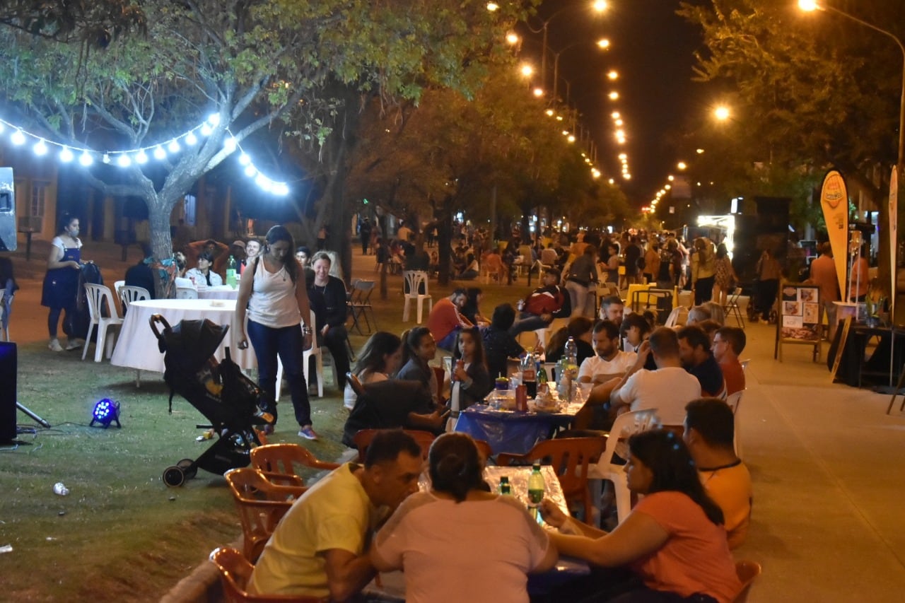 Comercial Oeste tuvo su noche de gala