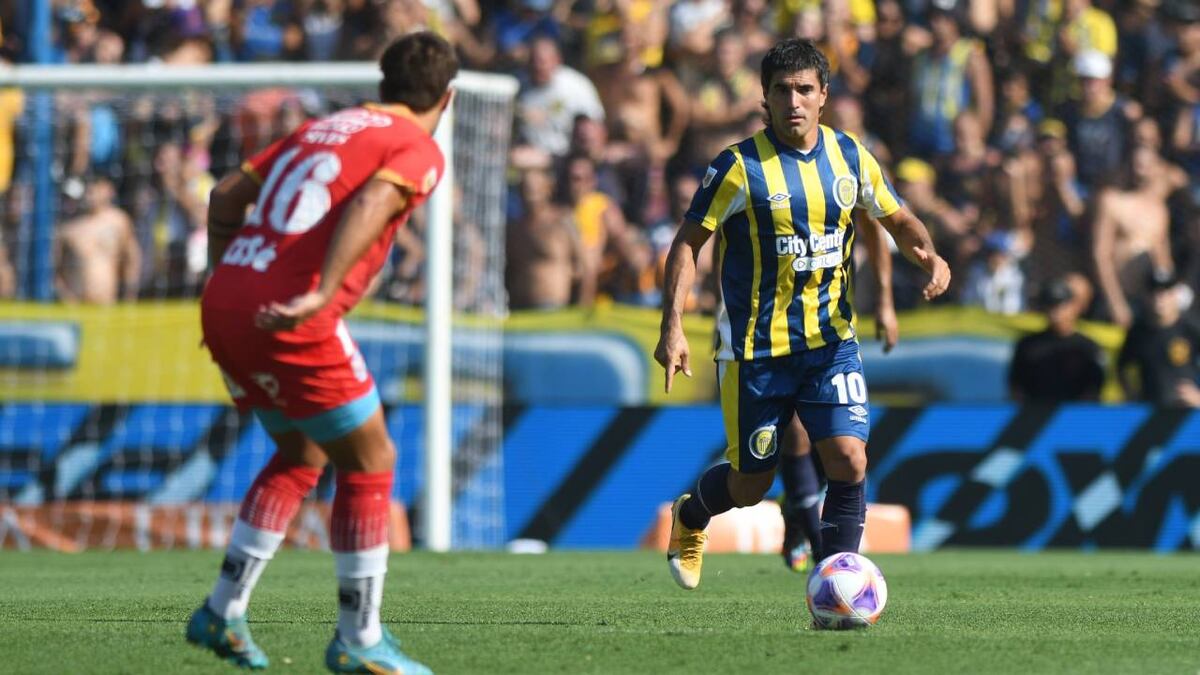 Rosario Central lo dio vuelta ante Arsenal y ganó un partido a pura tarjeta roja