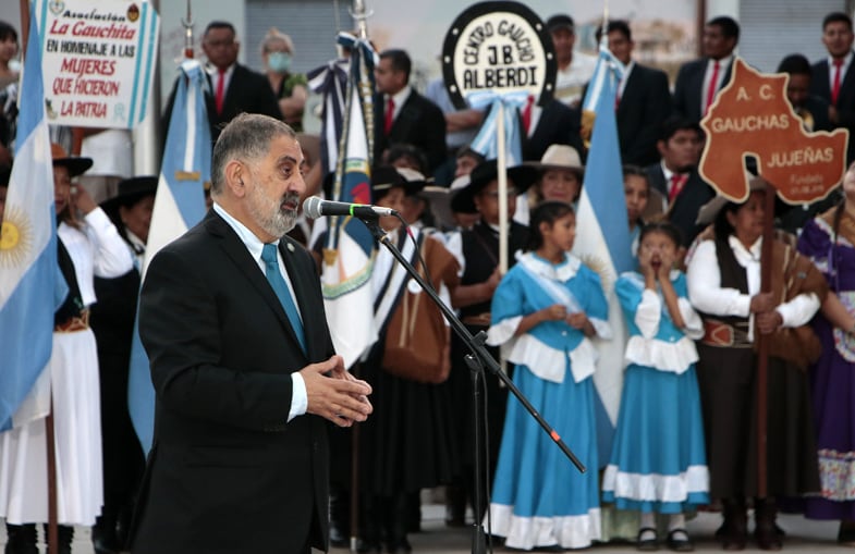 "El general Arias se lo merece, nos lo merecemos los jujeños, para que se conozca nuestra historia y a nuestros gauchos, que estuvieron en la lucha por la independencia a la par o más que Güemes", dijo el intendente Jorge en el acto de homenaje al prócer humahuaqueño.