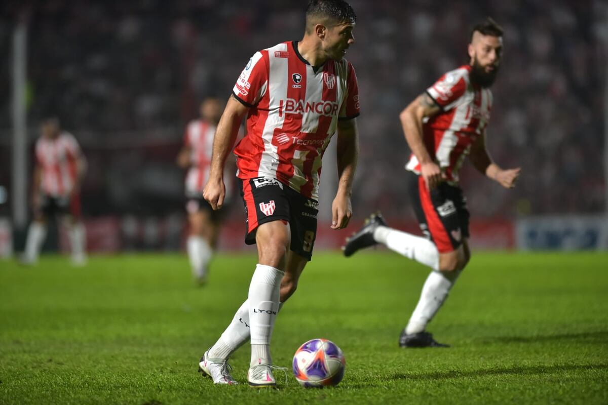 Instituto quedó lejos de la punta y un escalón abajo, por la goleada de San Martín (T)