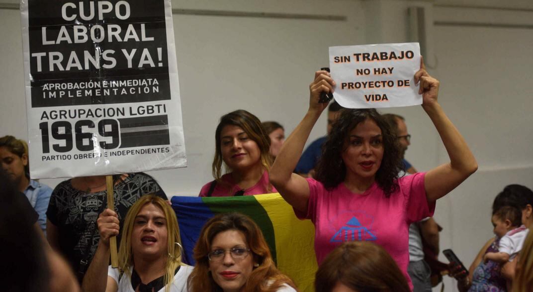 Las personas trans continúan sufriendo discriminación en el ambiente laboral. 