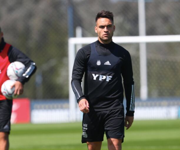 Lautaro Martínez no jugará ante Paraguay por una sobrecarga muscular.