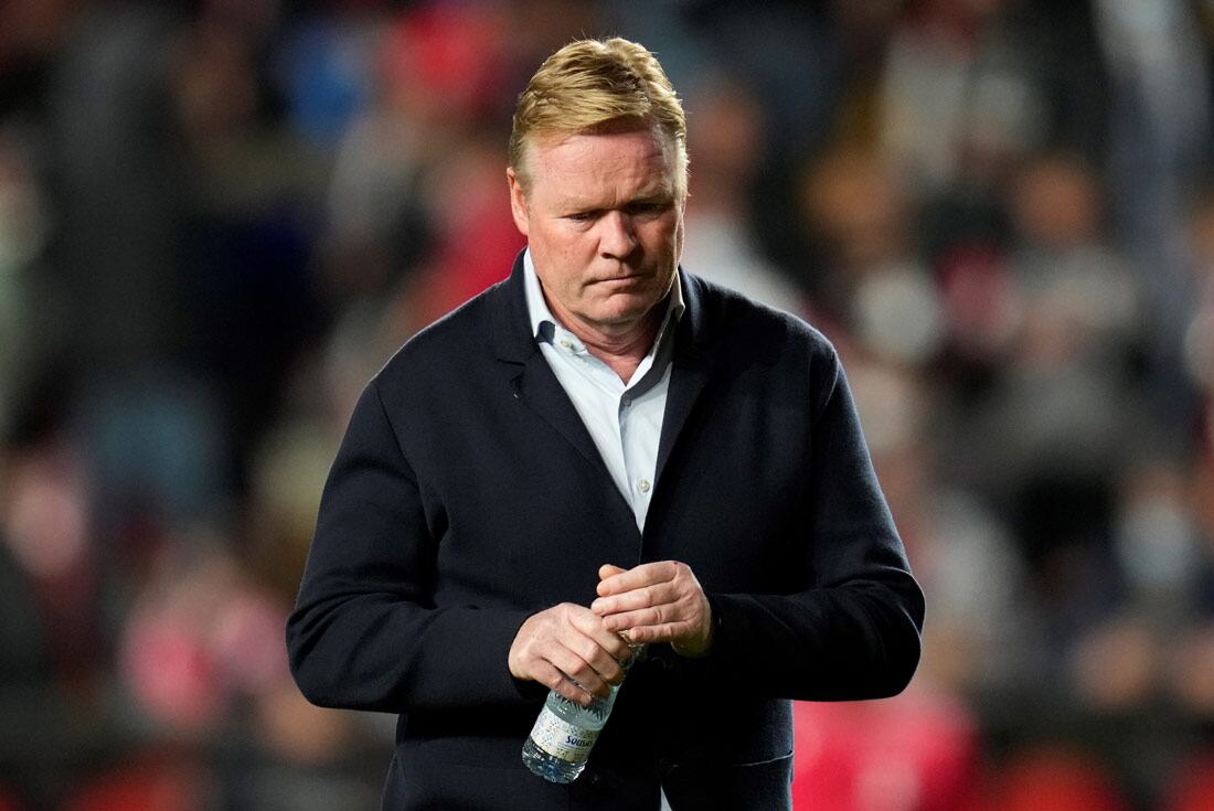 El neerlandés Ronald Koeman fue despedido del Barcelona. (AP)