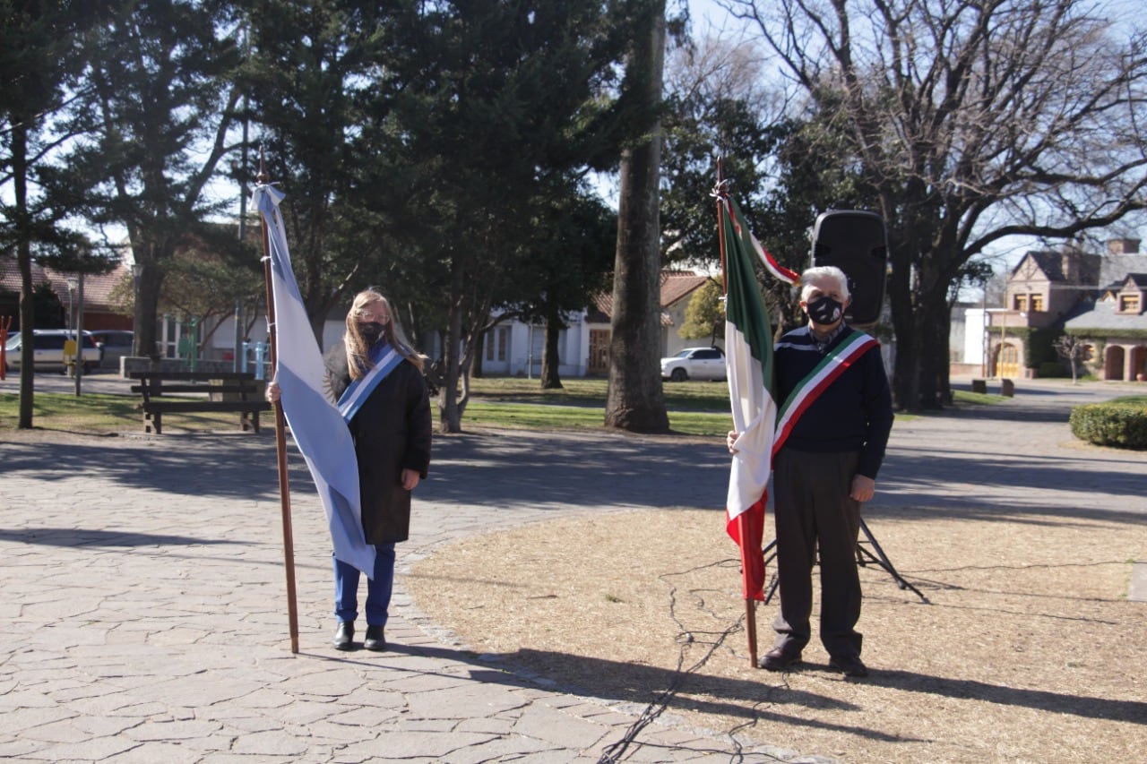 Carlos Sánchez en el aniversario de la Sociedad Italiana