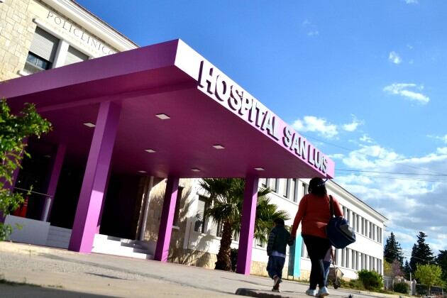 Hospital San Luis, donde estaba internada la niña en grave estado.