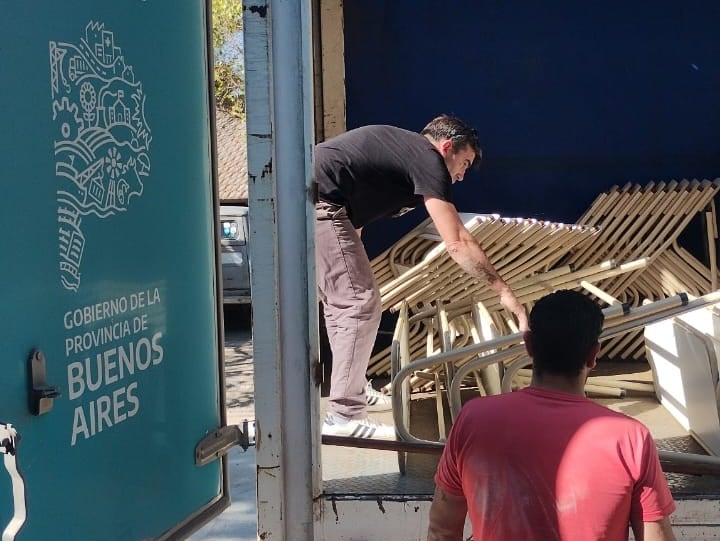 Se recibió el nuevo mobiliario para la Escuela Técnica N°1 y el Centro Universitario de Gonzales Chaves