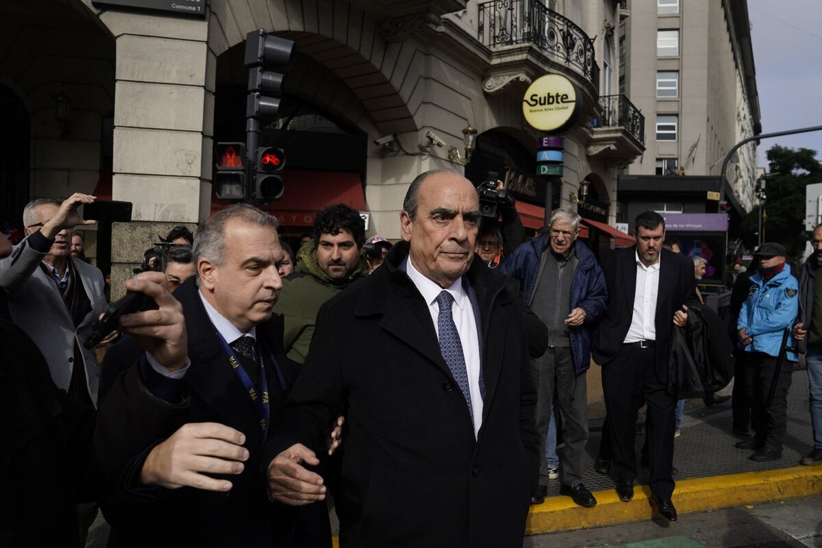 Francos dijo que en caso de tener que cumplir con la nueva fórmula jubilatoria recortarán “otros presupuestos”