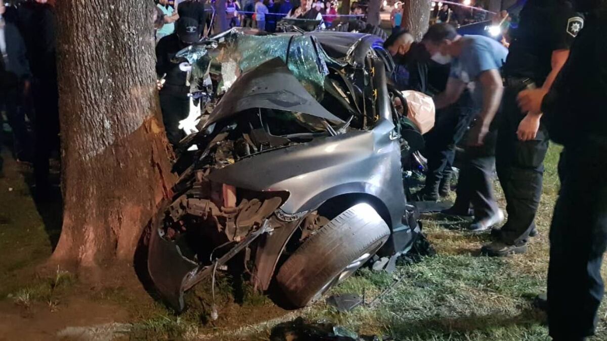 Confirman la muerte de tres personas tras un choque nocturno en Avellaneda