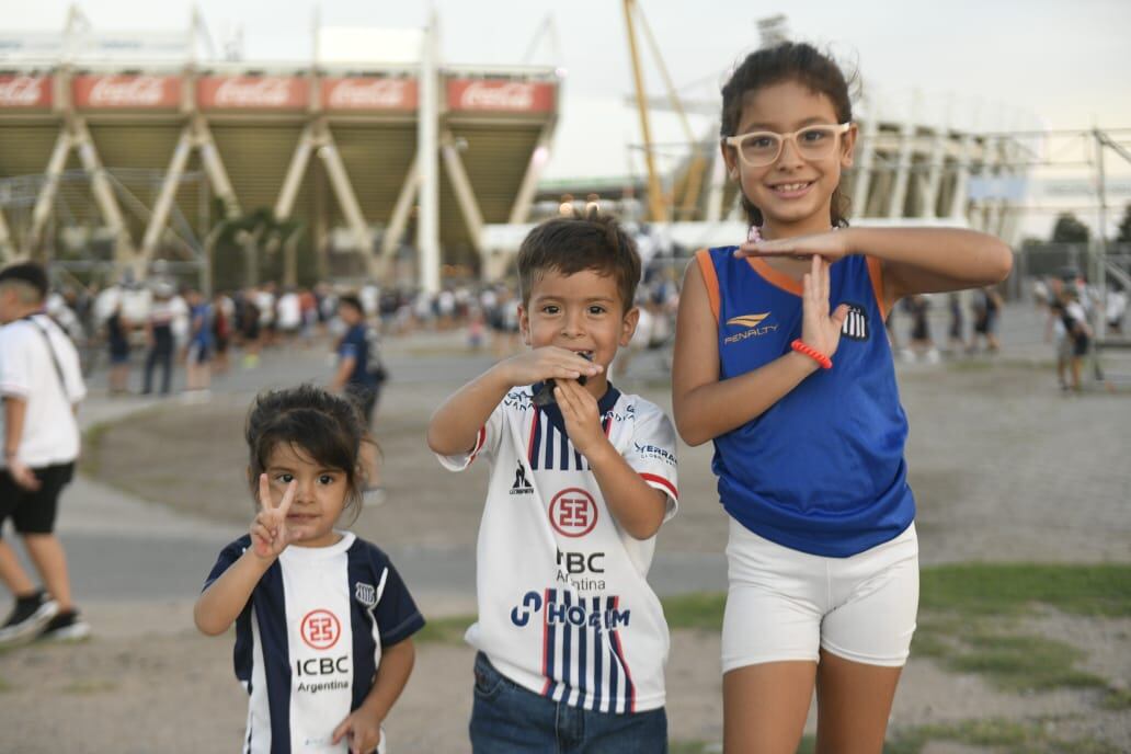 Los hinchas de la "T" en los festejos del título. (Javier Ferreyra / La Voz).