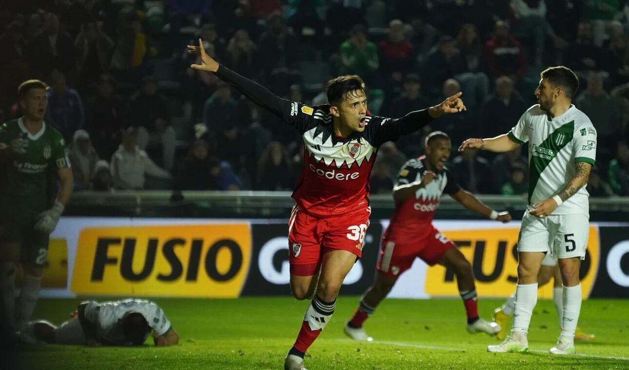 Pablo Solari festeja el 1-0 de River ante Banfield. / Gentileza.