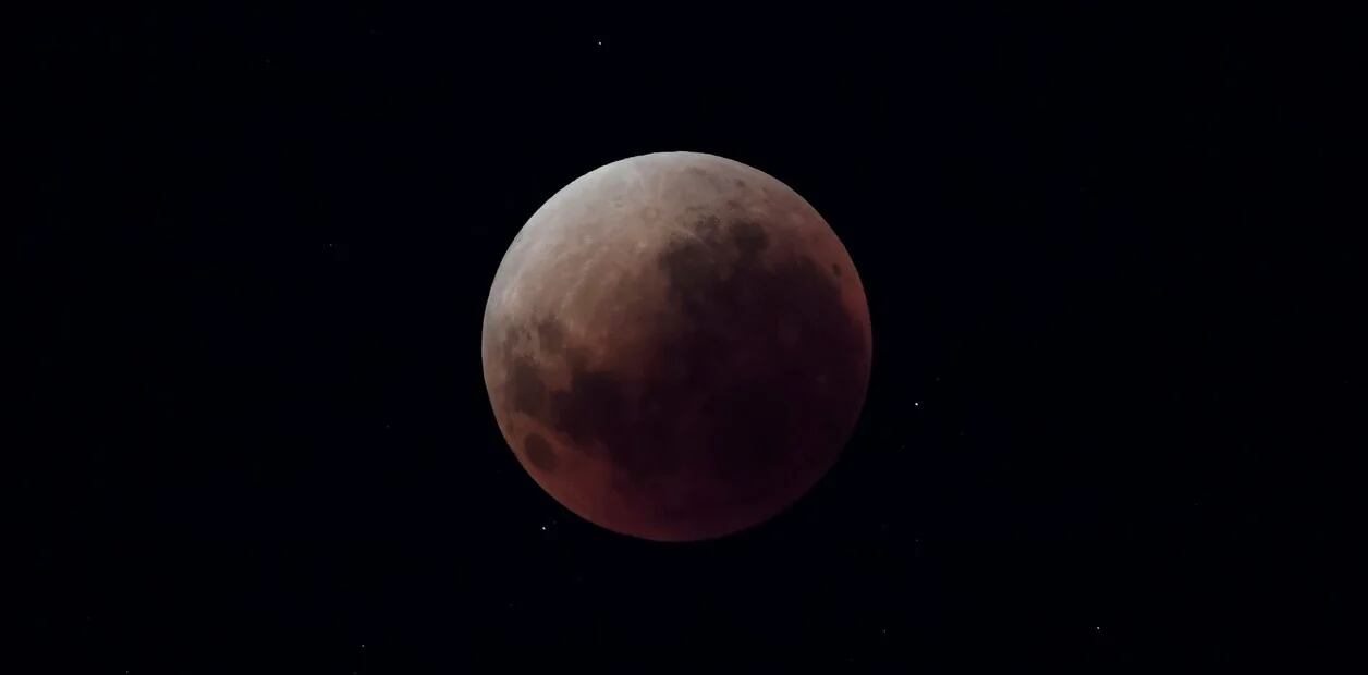 Así se pudo ver a la Luna desde Buenos Aires.