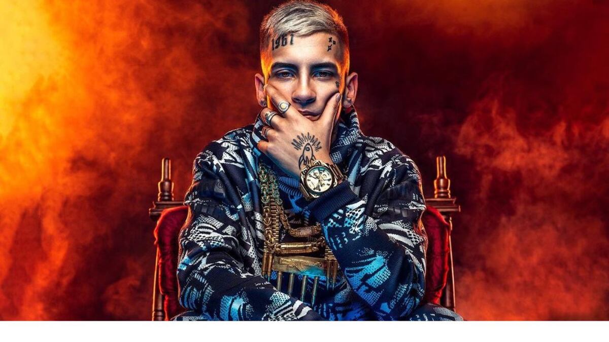 L-Gante y su valija de lujo: así viaja el cantante con su Play por Europa