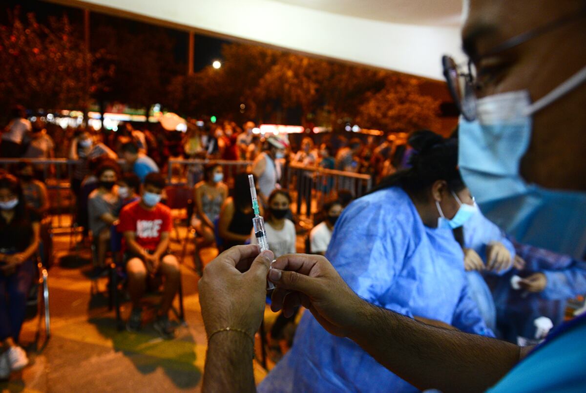 Covid en Córdoba: cinco fallecimientos y 919 contagios