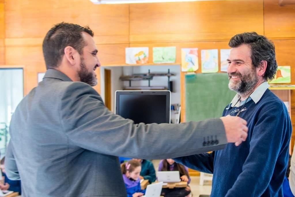 Puig Ubios agradeció la entrega de notebooks y resaltó que hay casos de alumnos que no podían acceder a comprarlas.