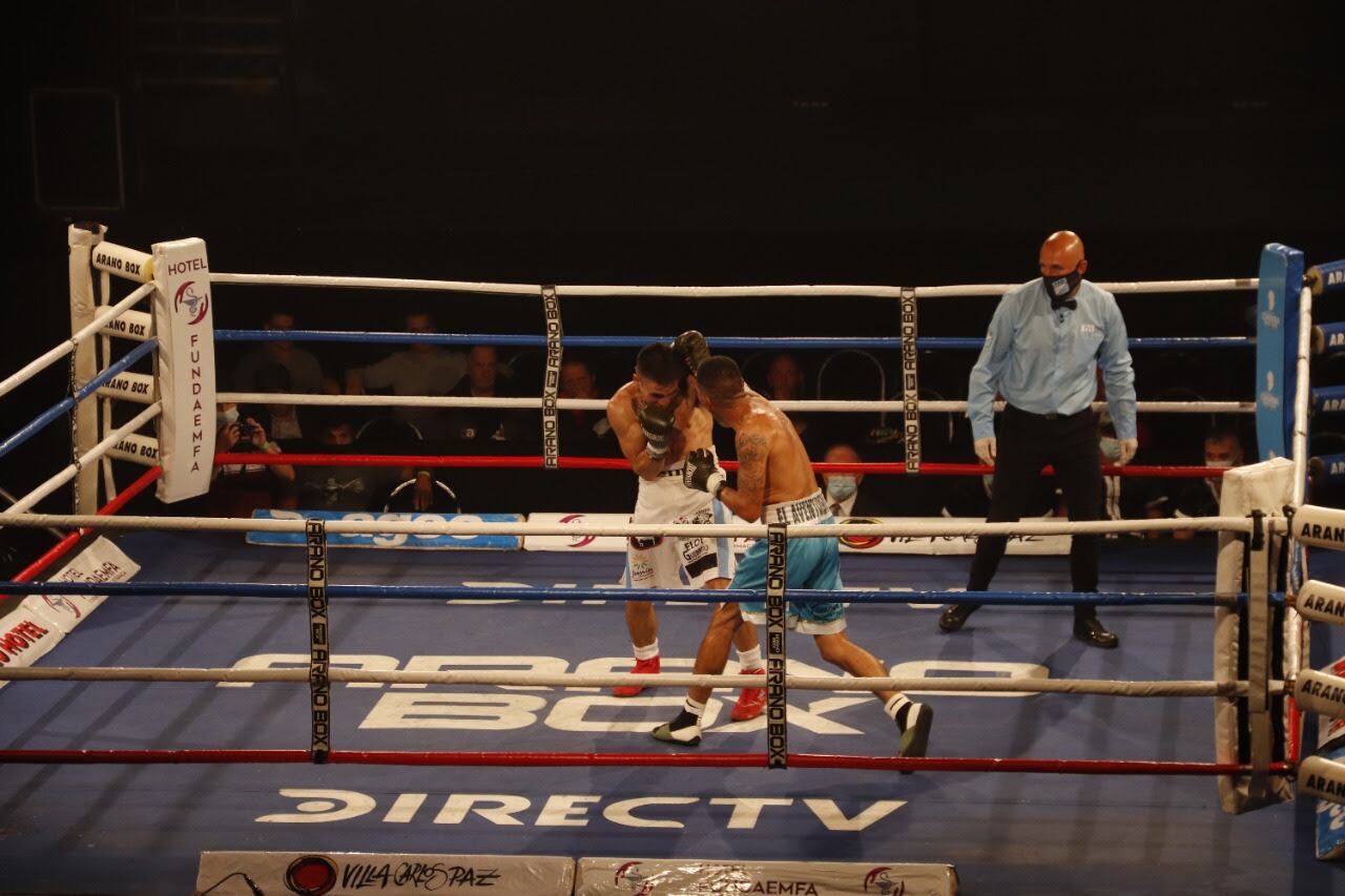 Velada de boxeo en el hotel Mónaco.