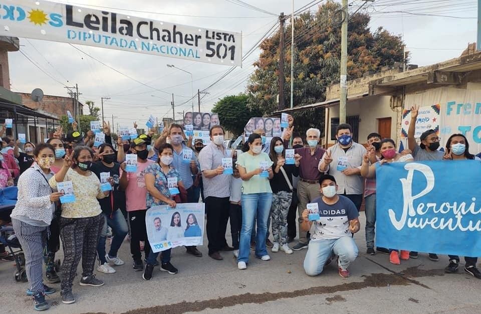 En su visita a Fraile Pintado la precandidata a diputada nacional Leila Chaher, estuvo acompañada por Julio y Mara Ferreyra y Guillermo Snopek.