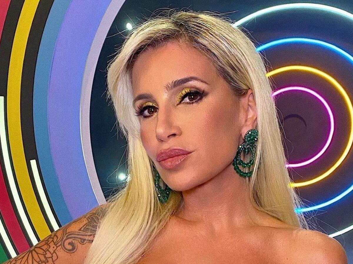 Flor Peña revolucionó Instagram con un conjunto de ropa interior de red rojo: “Horario de protección al menor”