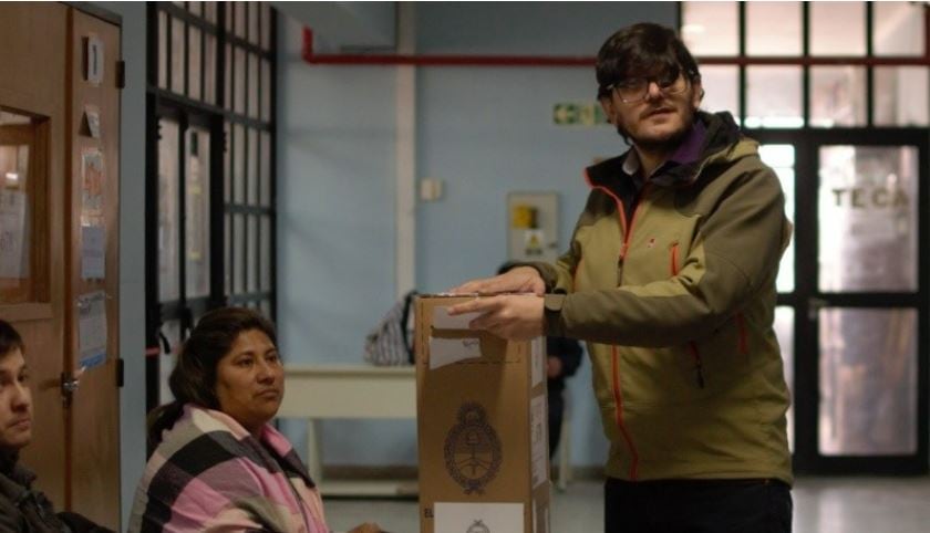 Votó el candidato a Gobernador por el Partido Obrero del Frente de Izquierda por los Trabajadores, Juan Manuel Valentín.