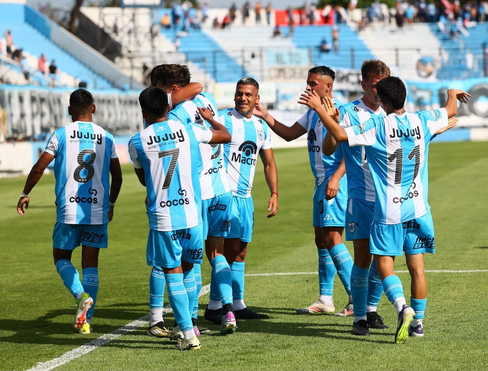 Gran victoria de local: Gimnasia y Esgrima de Jujuy ganó 2 a 0 a Estudiantes de Buenos Aires y quiere el ascenso.