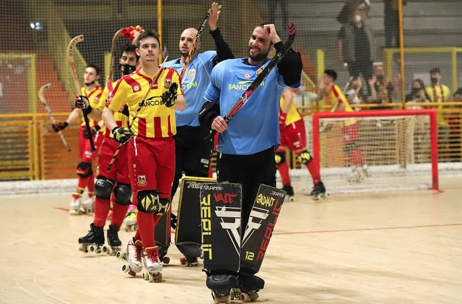 Valentín Grimalt, el arquero mendocino se coronó campeón del hockey sobre patines en Italia.