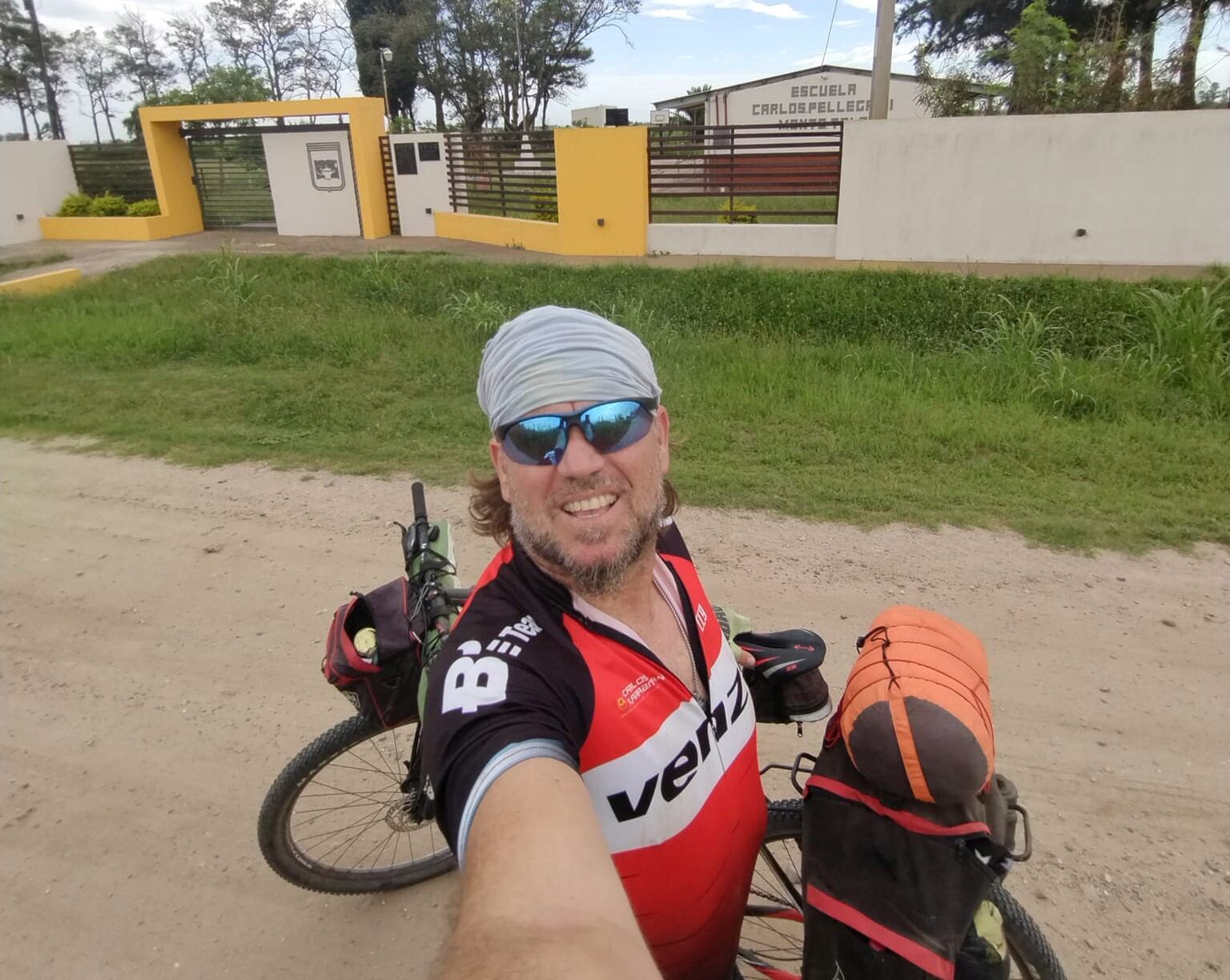 Alejandro Saluzzo ciclista rural de Arroyito