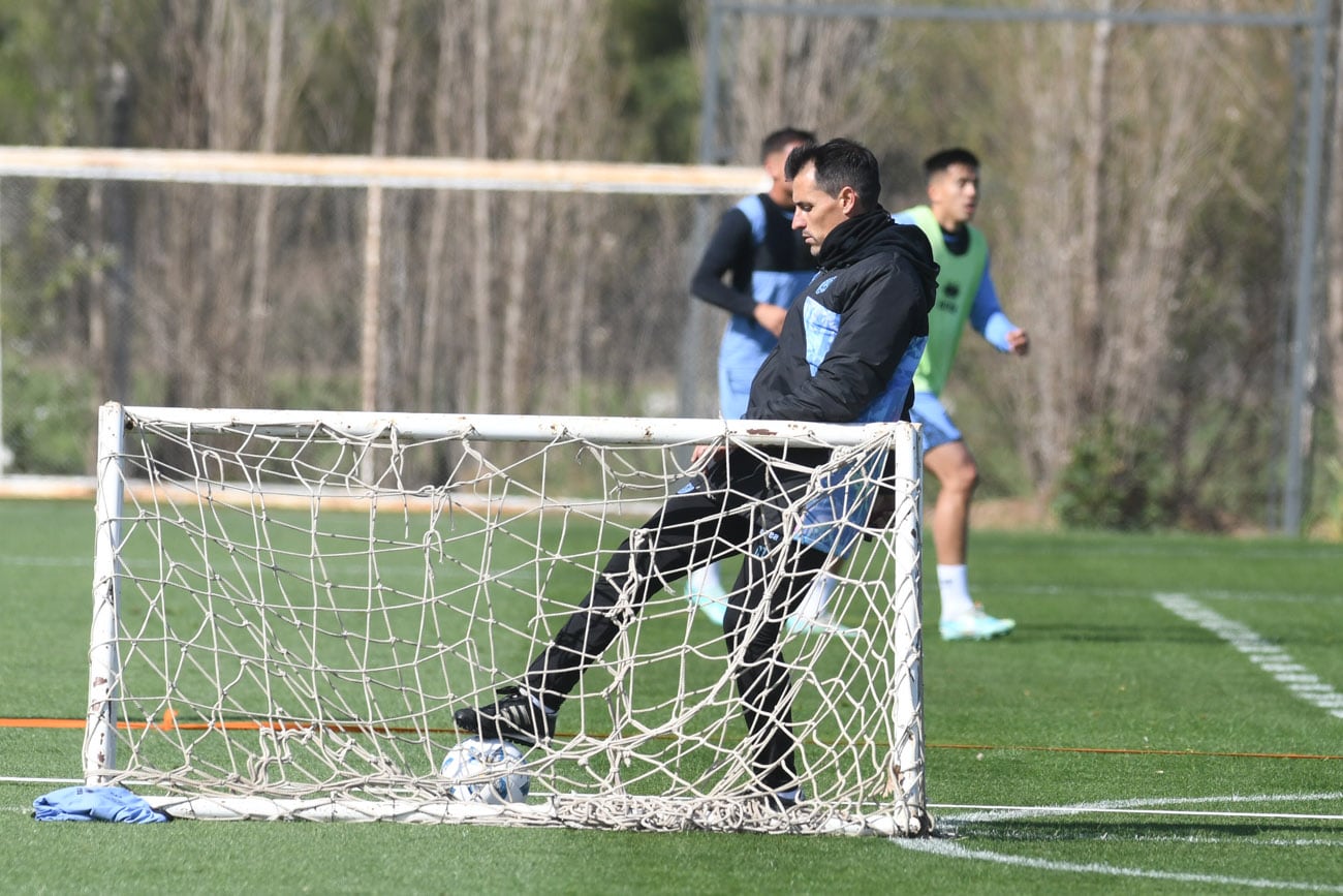 El plantel de Belgrano entrenó esta mañana en el predio de Villa Esquiú.  (Ramiro Pereyra / La Voz)