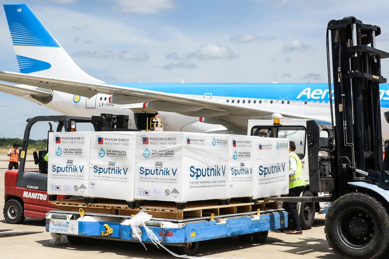 Llegó a Ezeiza el vuelo de Aerolíneas que trajo de Rusia la segunda tanda de vacunas Sputnik V (Foto: Aerolíneas Argentinas)