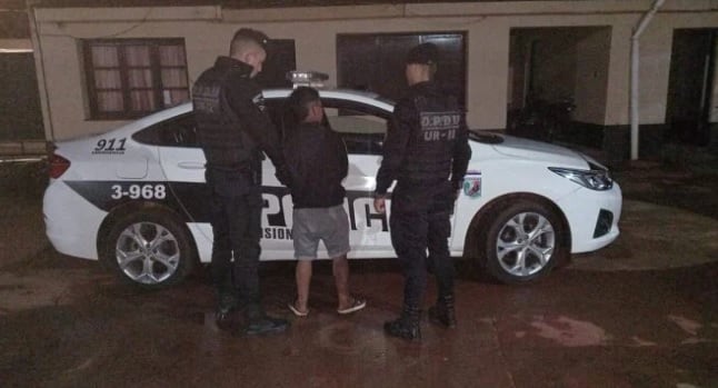 Oberá: detienen a un joven que violentaba las puertas de los automóviles.