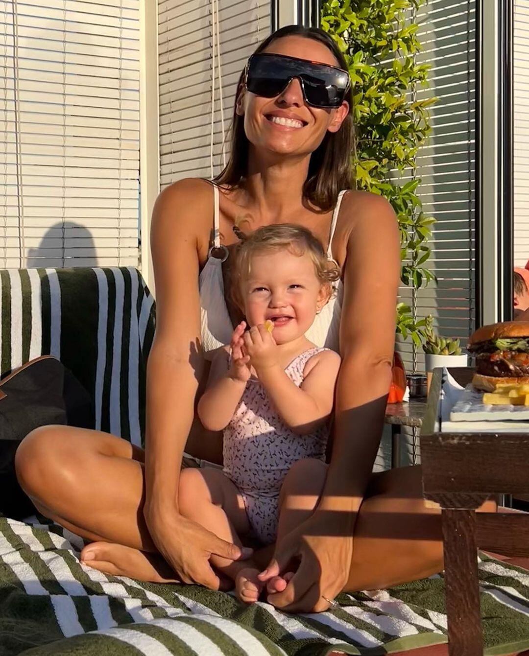 Desde Madrid, Ana García Moritan y Pampita llenaron de ternura Instagram en una tarde de sol y pileta.