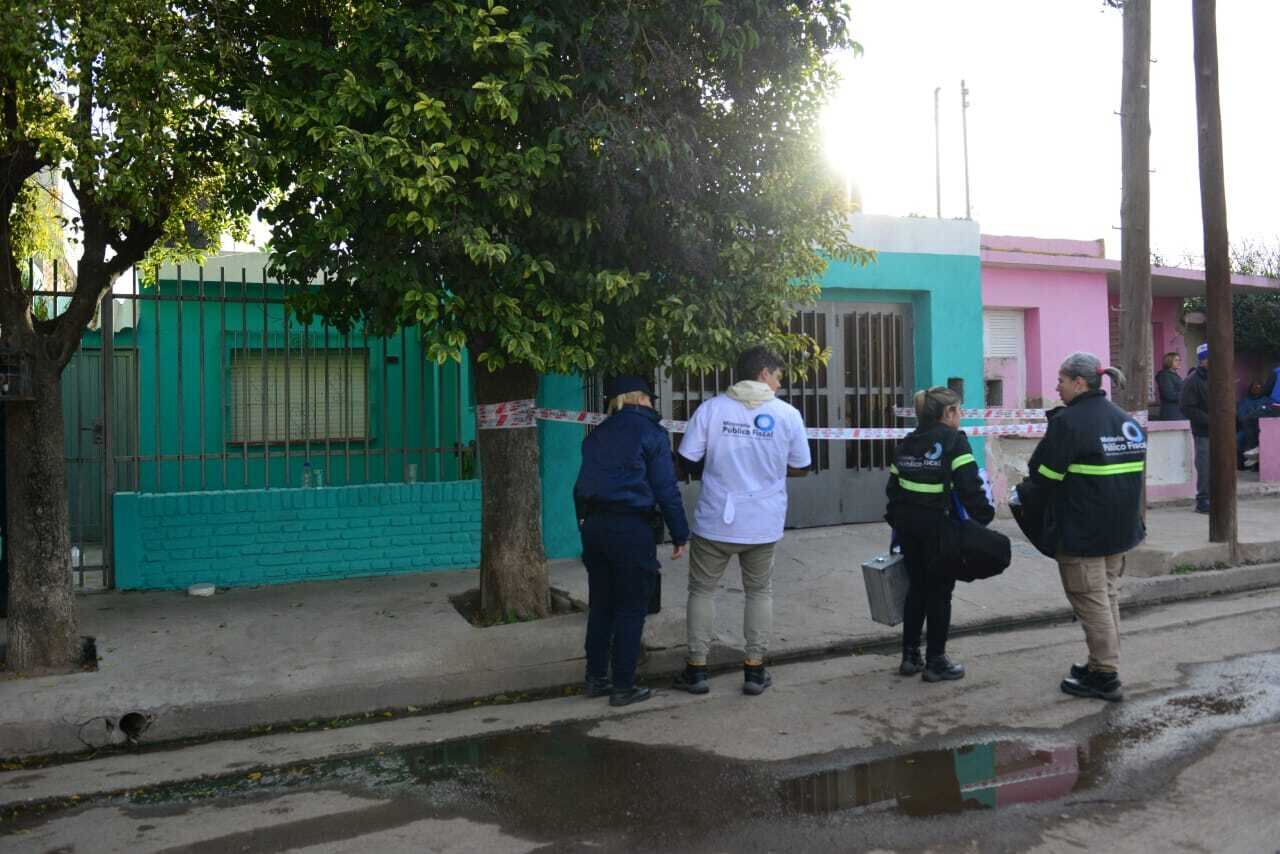 Conmoción en barrio Comercial de Córdoba por el crimen de una vecina en su casa. (Javier Ferreyra)