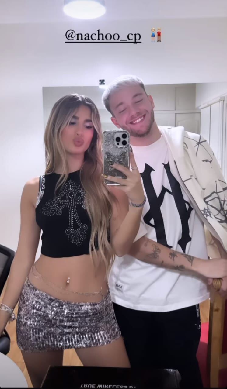 Mini top y falda mega corta: Julieta Poggio de Gran Hermano posó con un outfit de noche impactante