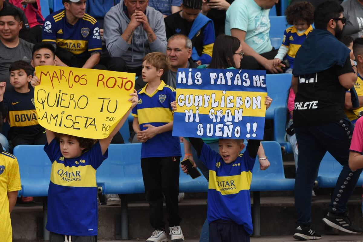 Mirá los hinchas neutrales, pero con los colores de Boca que coparon la fiesta en Mendoza