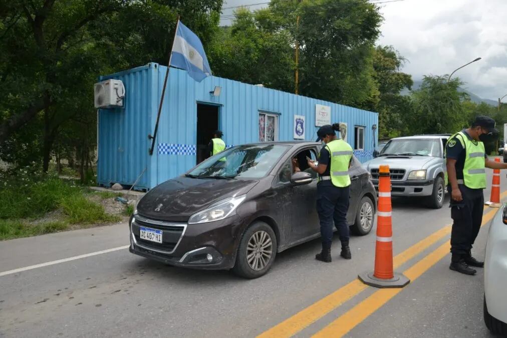 Con el objetivo de garantizar el tránsito seguro de los jujeños y turistas durante el periodo de vacaciones y carnaval, personal de la Secretaría de Seguridad Vial cumplirá un plan de prevención vial en rutas y ejidos urbanos.