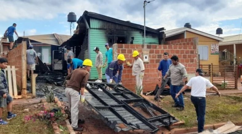 La familia afectada por el incendio contará con una nueva vivienda.