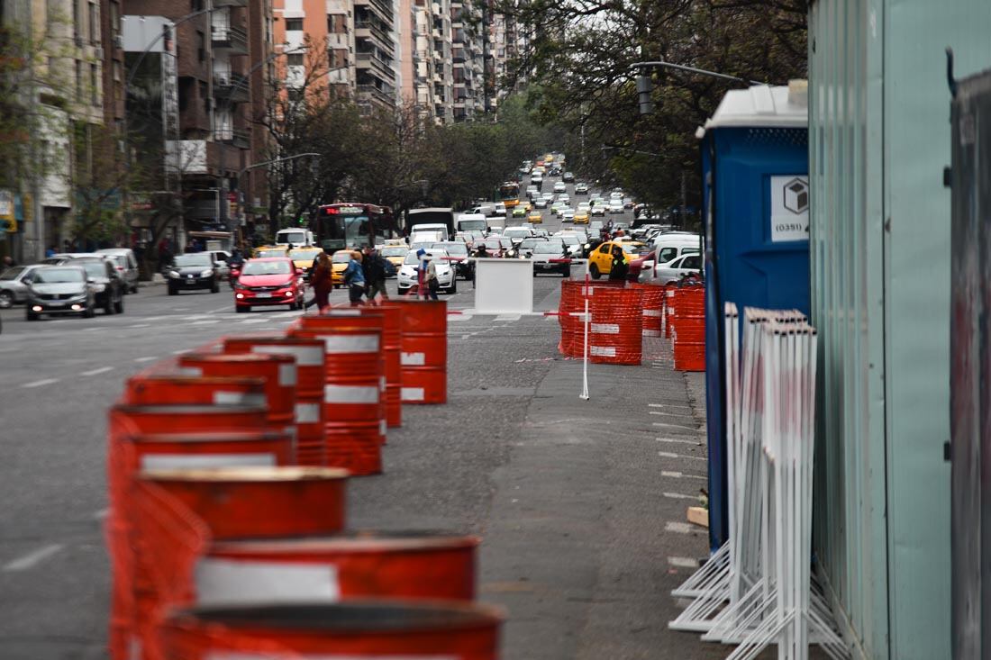 Comienza con la ejecución de la obra de extensión del cantero central del bulevar Chacabuco, que atravesará la avenida Maipú. Sera desde el bulevar Illia hasta la avenida Emilio Olmos. (Pedro Castillo  /La Voz)