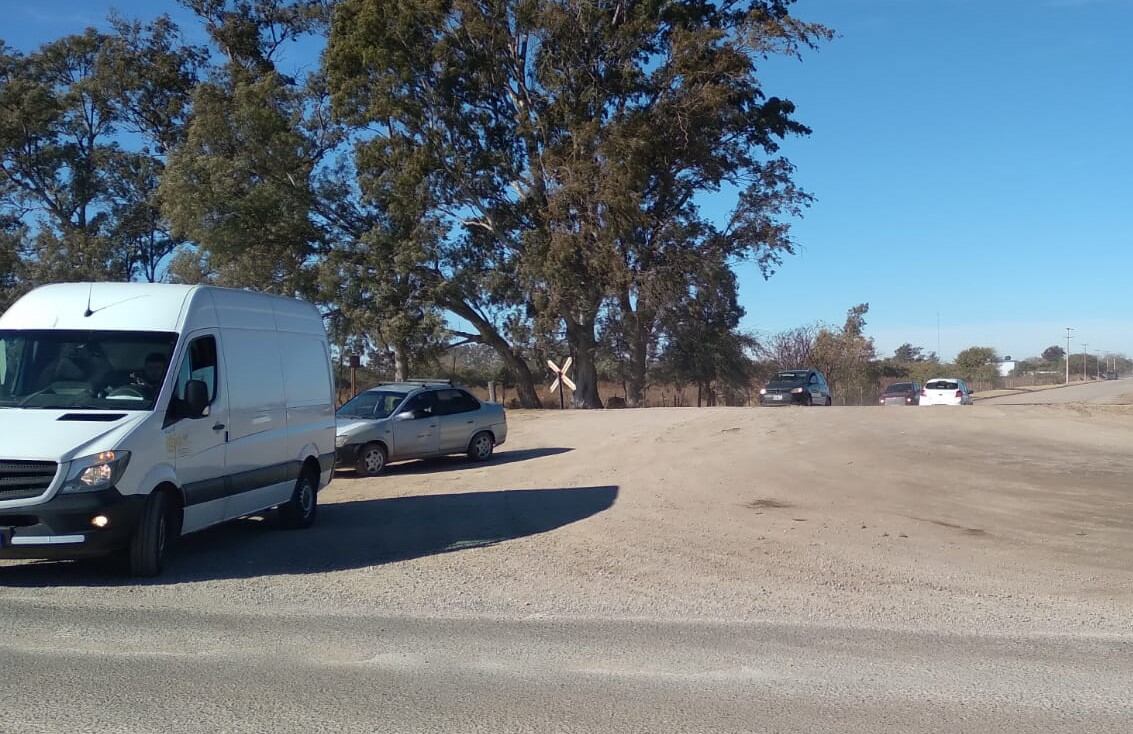 Muchos vehículos de los hinchas sabaleros hacia Córdoba