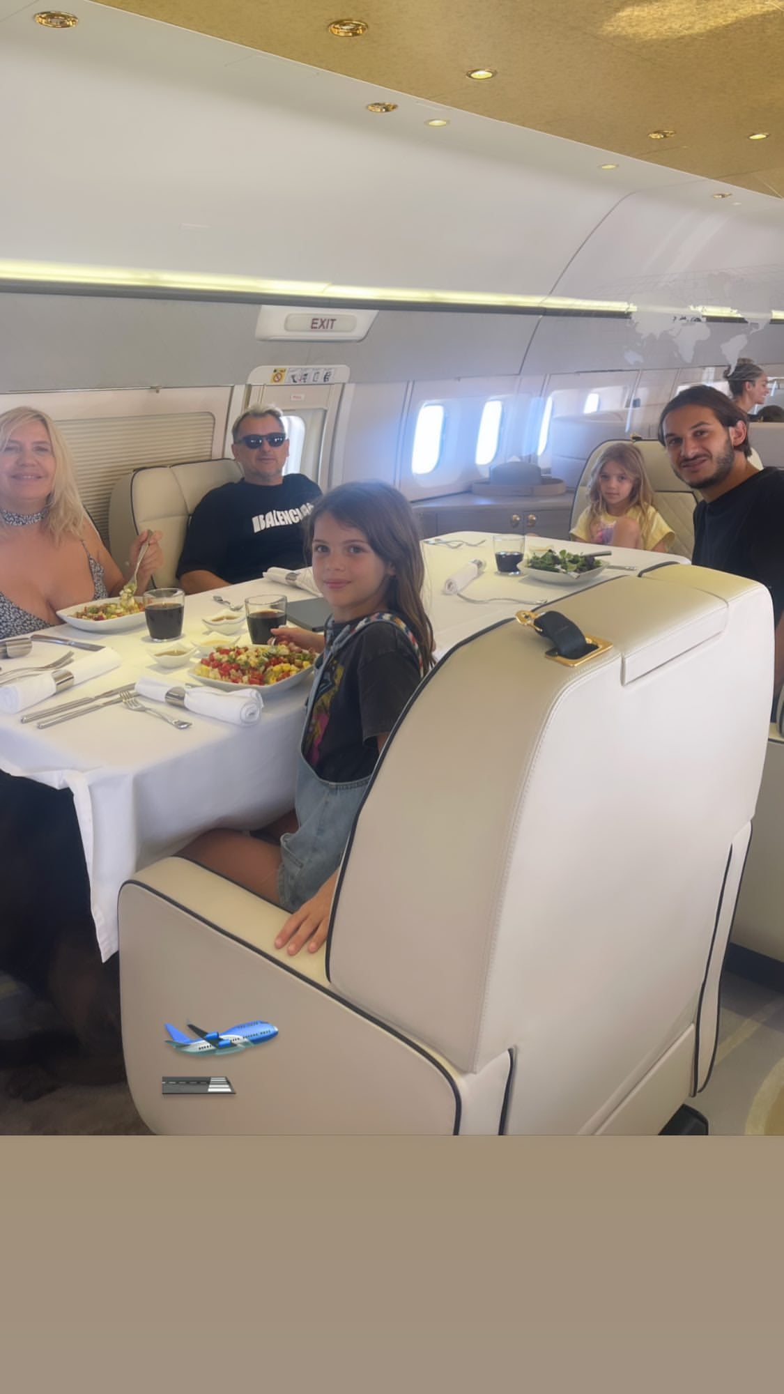 El lujoso avión en el que Wanda Nara viajó a Estambul. Gentileza Instagram.