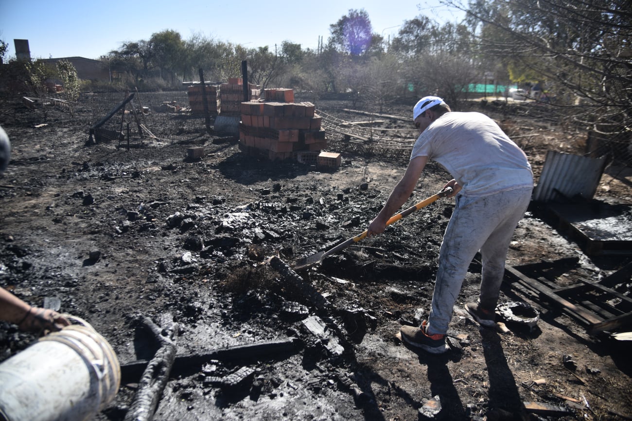 Incendio en Juárez Celman, este lunes 21 de agosto. (Pedro Castillo / La Voz)