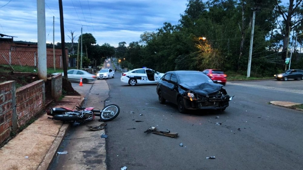 Accidente en Posadas terminó con un motociclista en el Hospital.