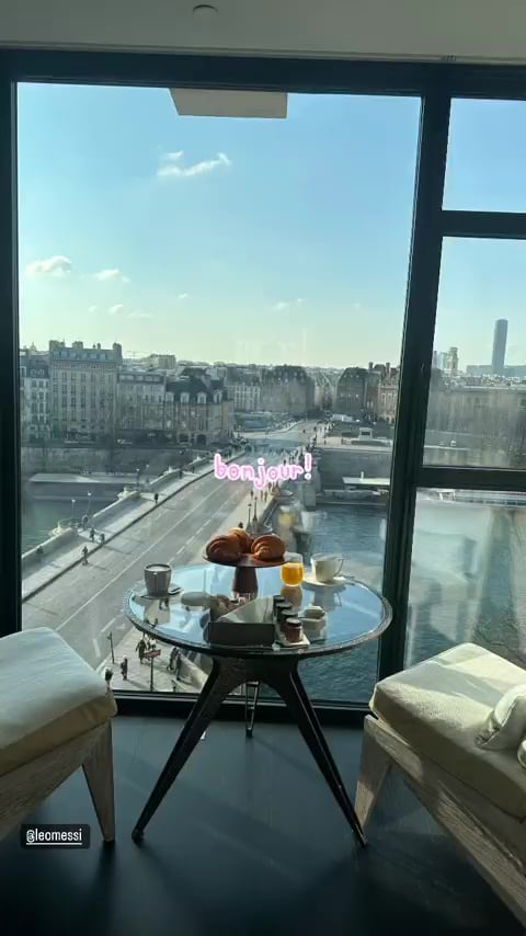 El matrimonio disfrutó de un desayuno top en la capital francesa.